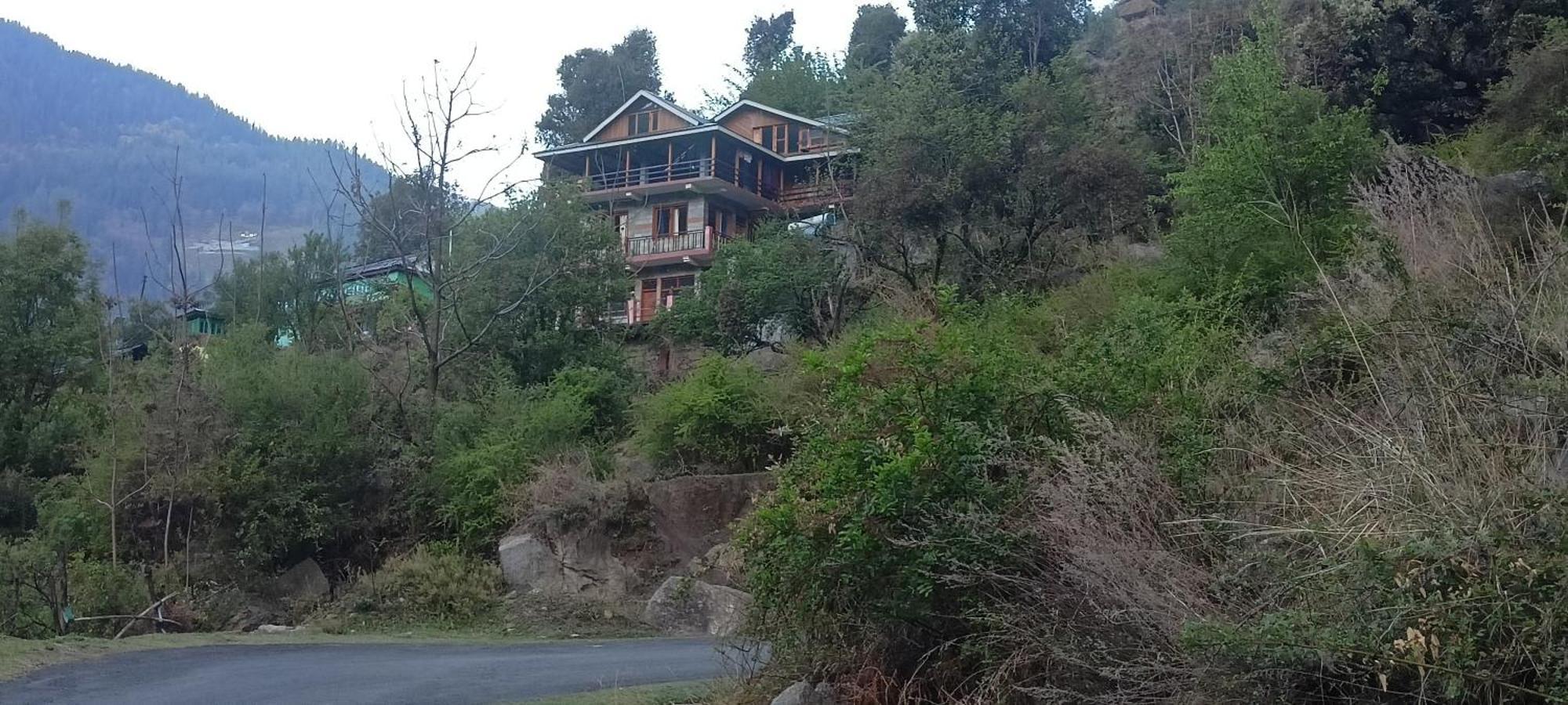 Tirthan Hilltop Home Stay Banjar Exterior photo