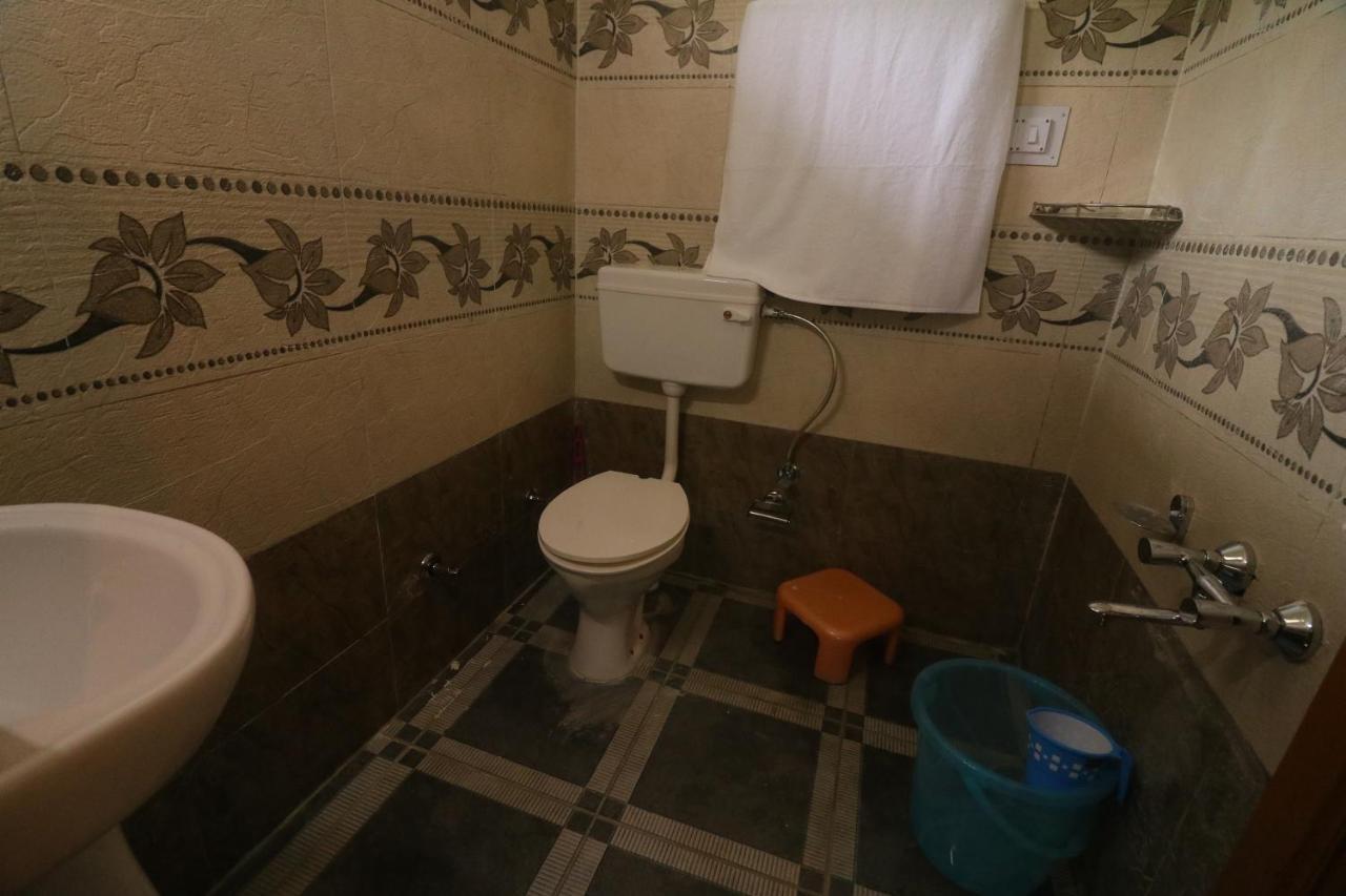 Tirthan Hilltop Home Stay Banjar Exterior photo